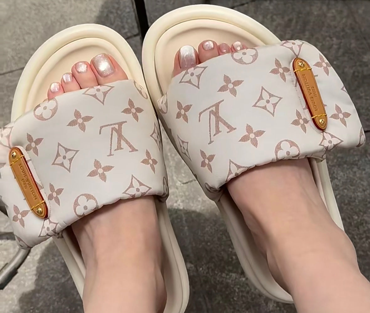 New multi-color Velcro slippers