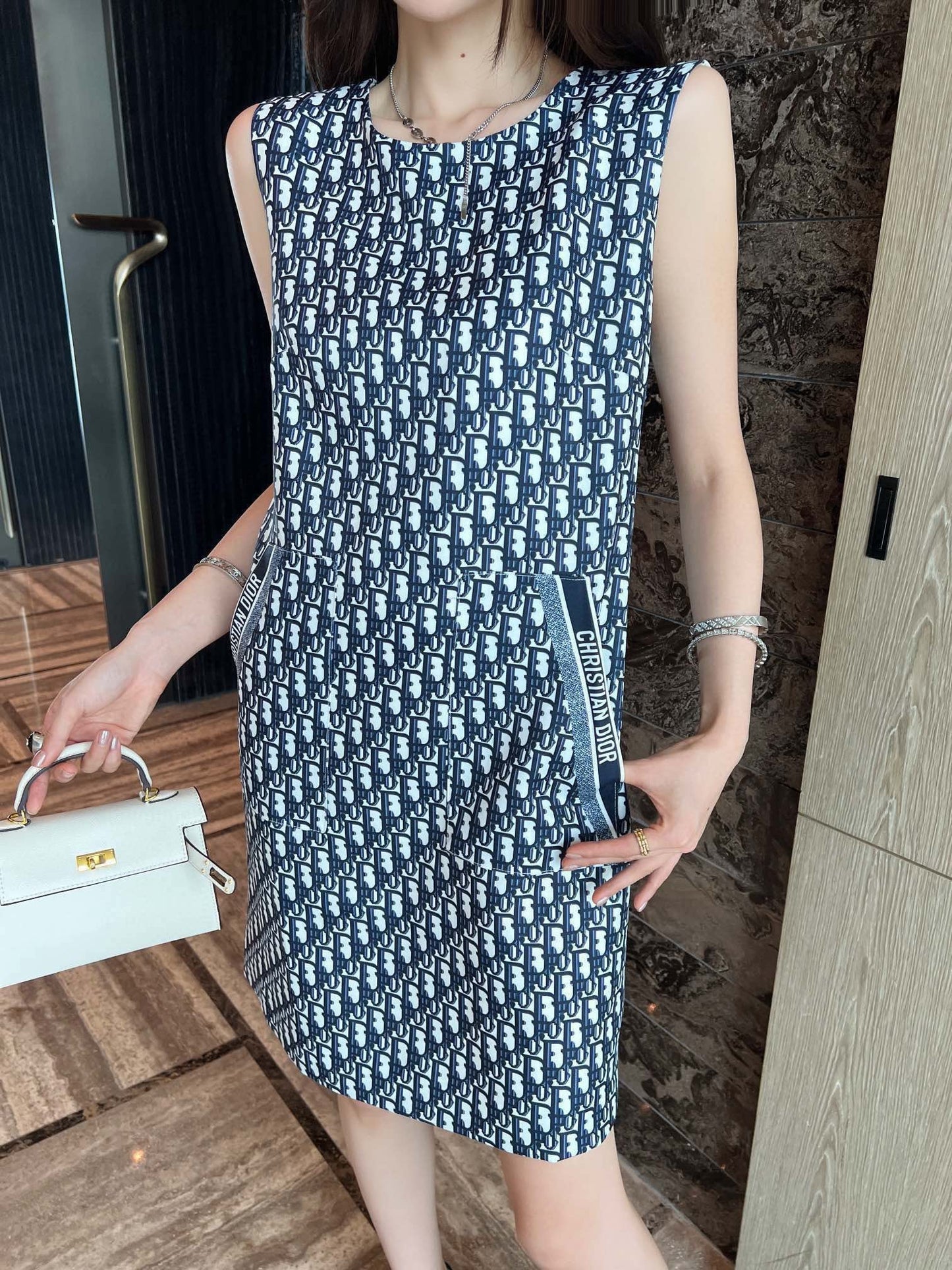 Fashionable Sleeveless Printed Dress