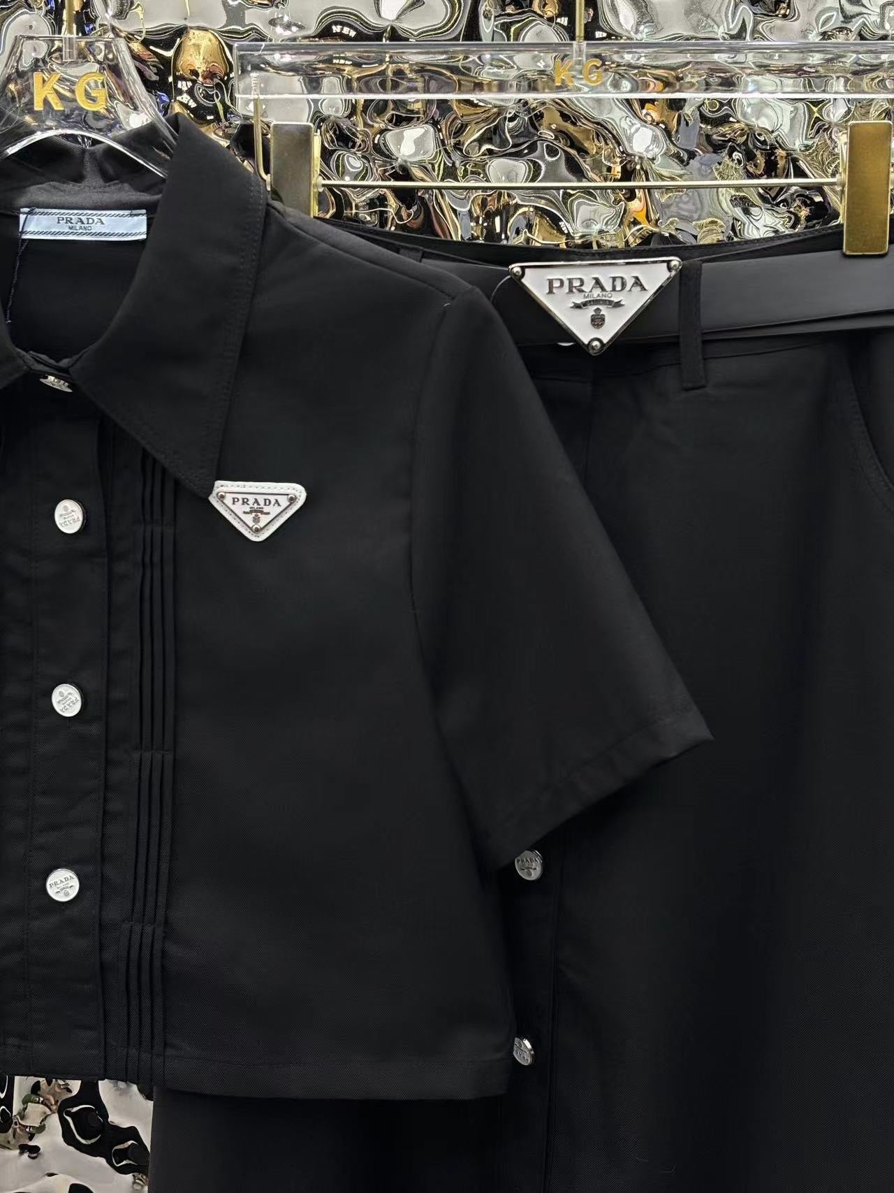 Fashionable Casual Short Shirt and Skirt Suit