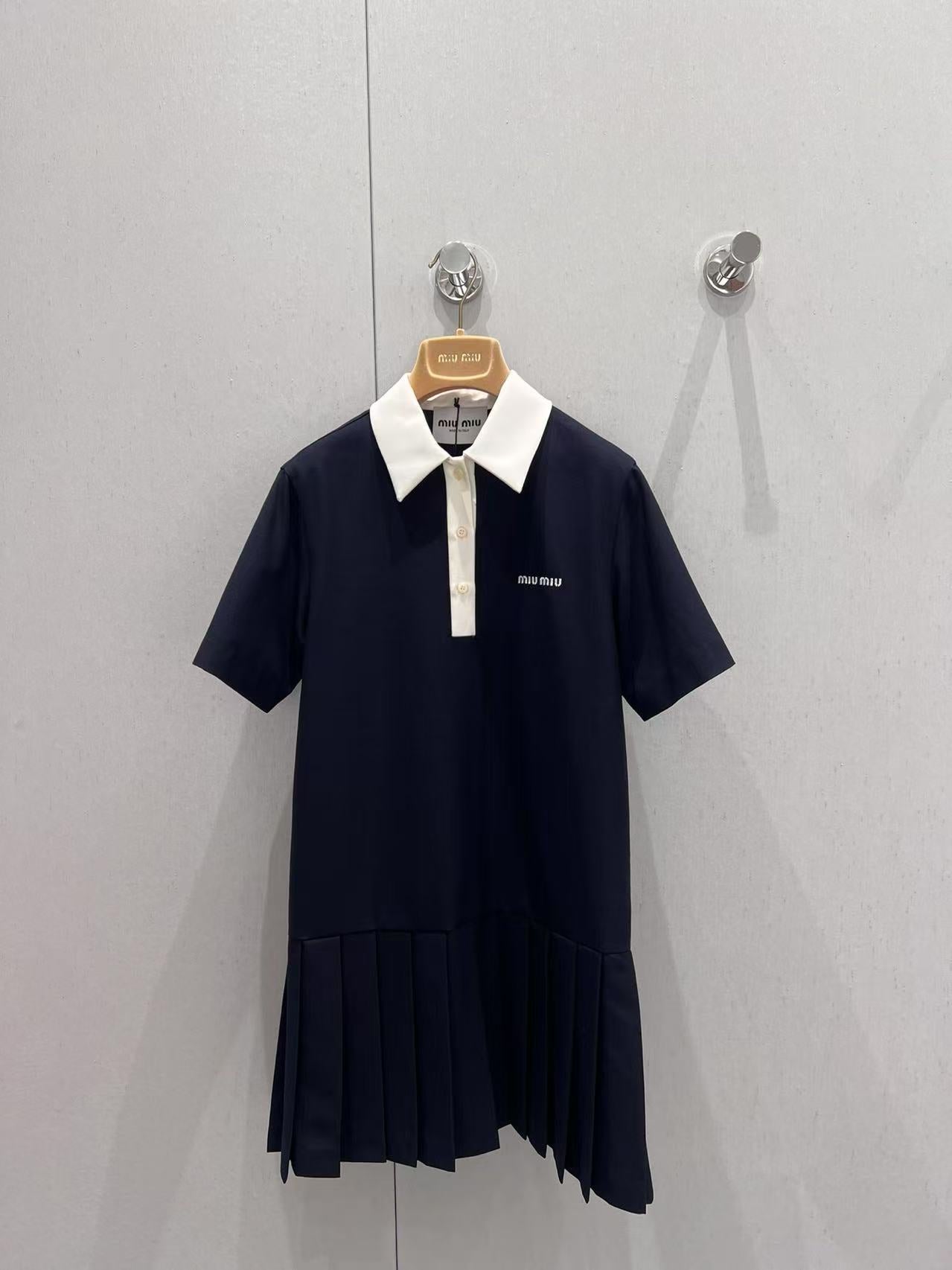 White small collar college dress