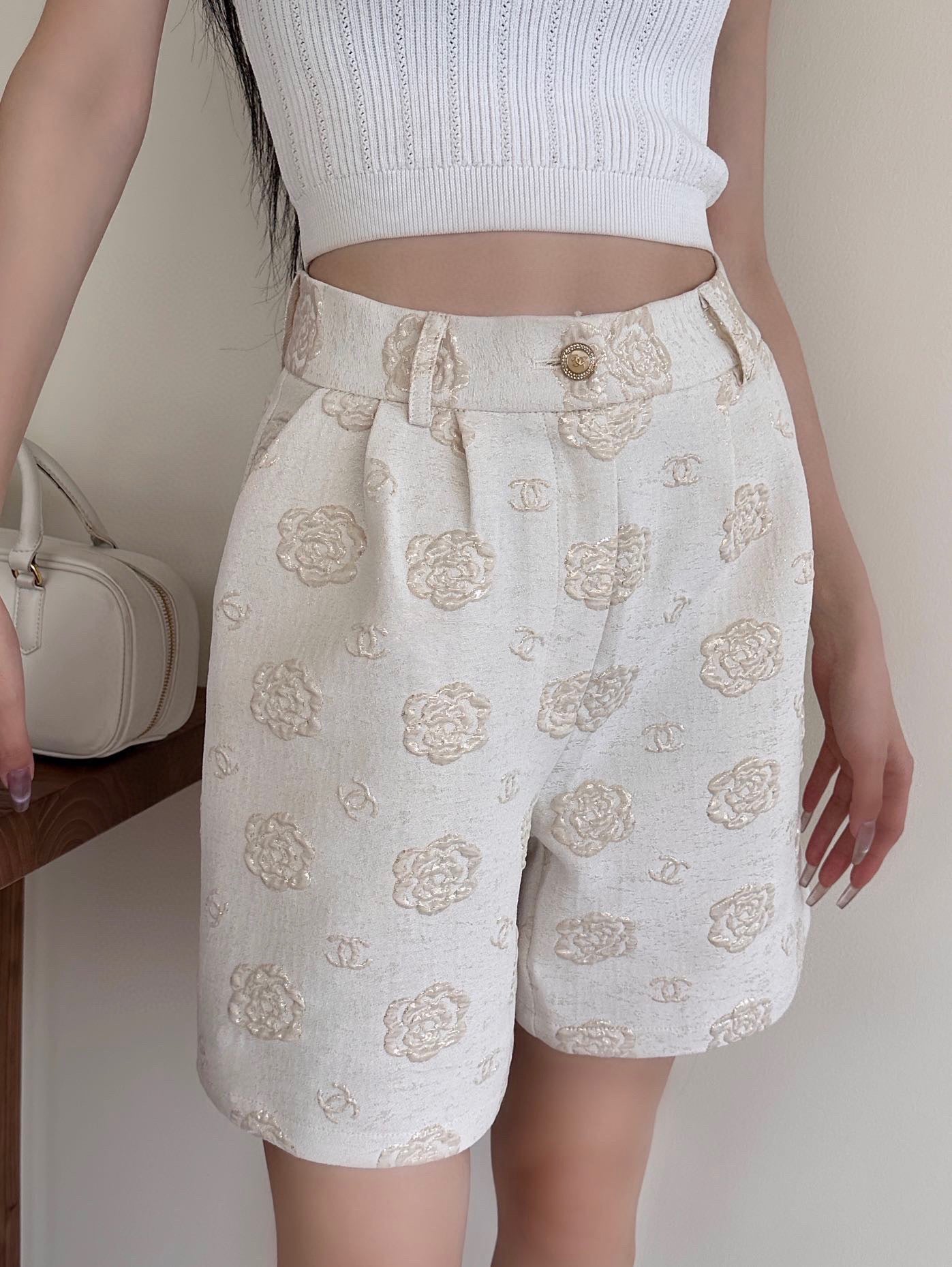Classic Gold Thread Printed Shorts