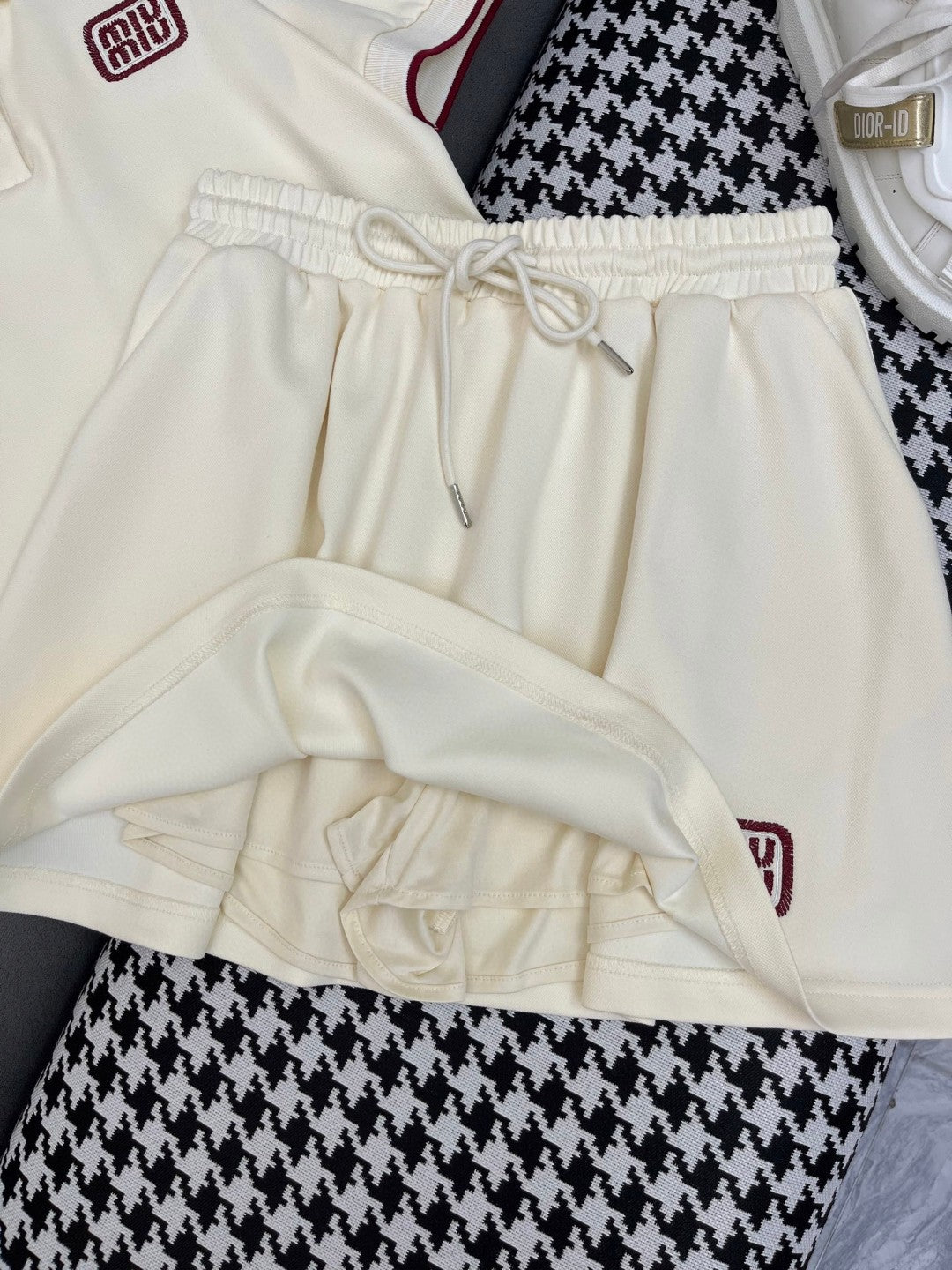Alphabet embroidery decorated casual half skirt set