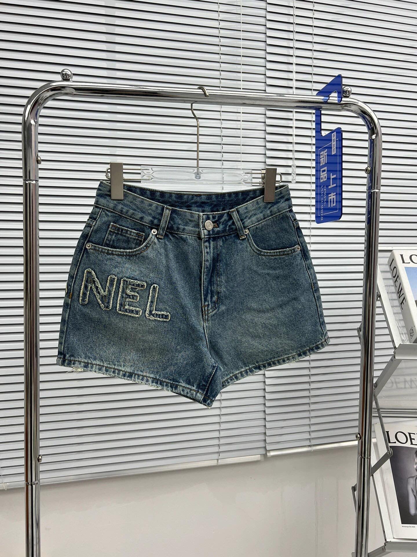 Fashionable Printed Denim Shorts
