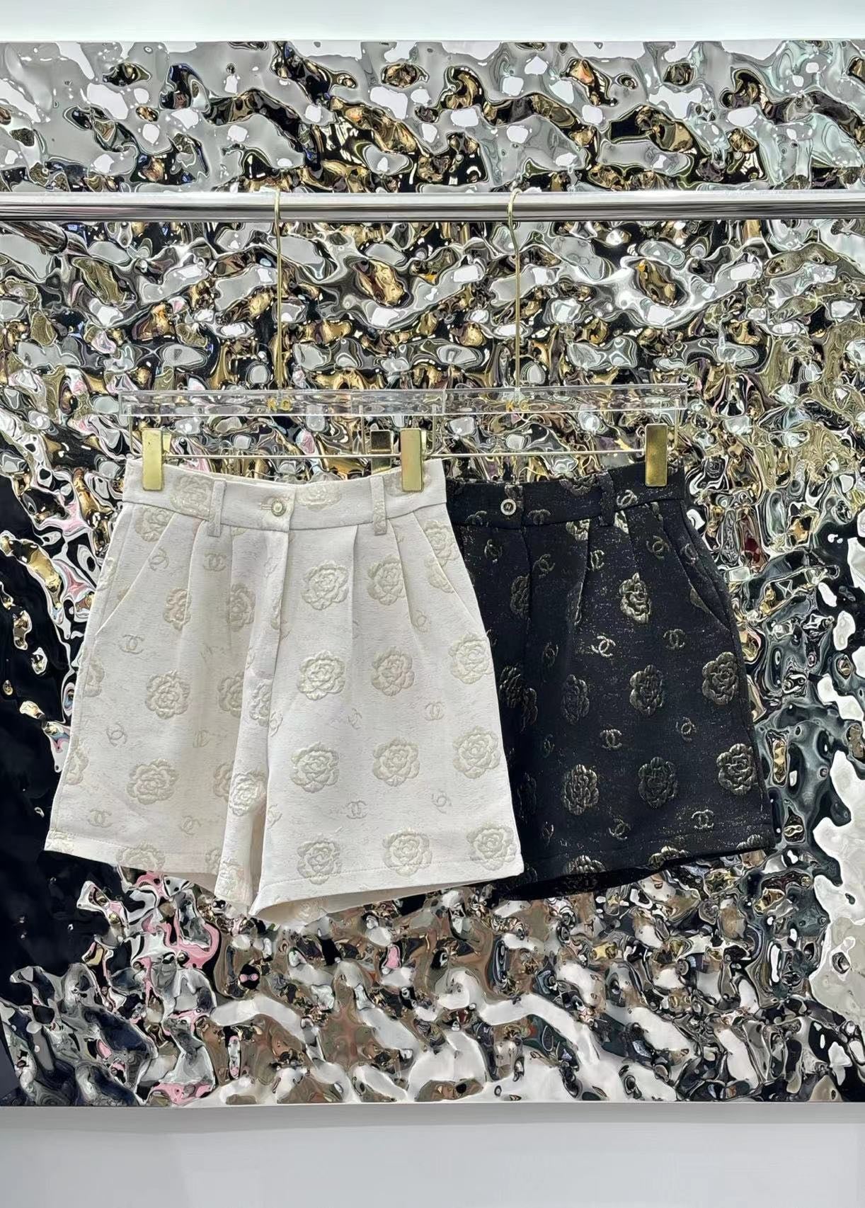 Classic Gold Thread Printed Shorts