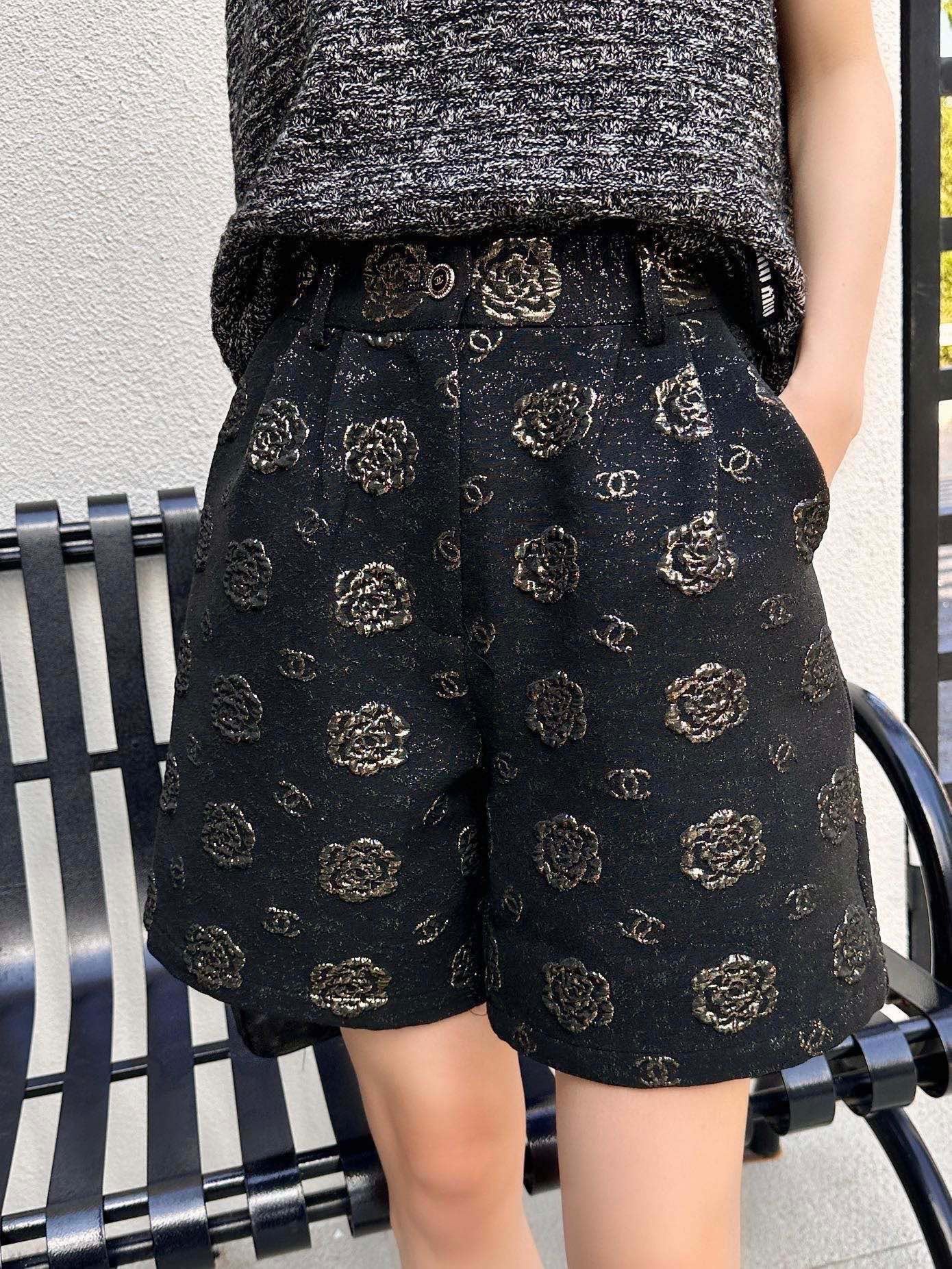 Classic Gold Thread Printed Shorts
