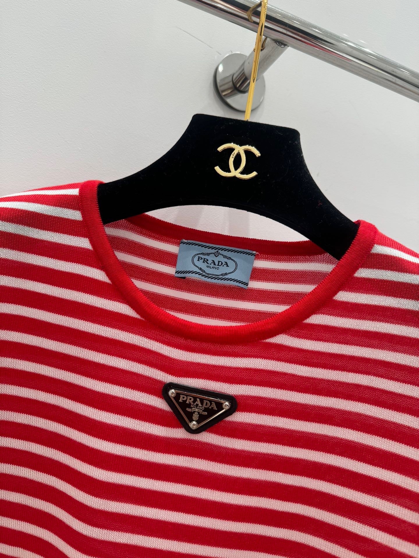 Knitted short-sleeve with striped patchwork
