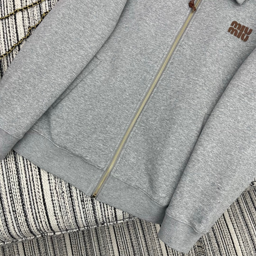 Traje casual de chaqueta con solapa y falda