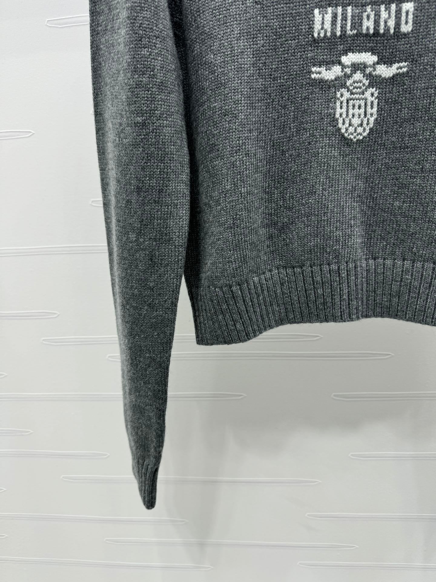 fake two-piece crew neck knitted long sleeves