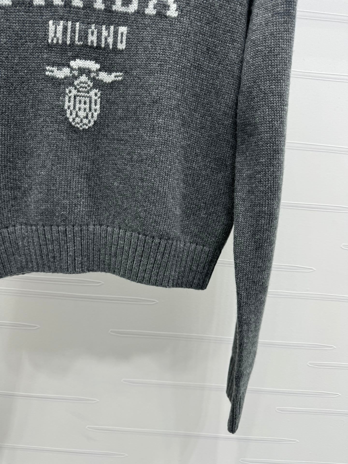 fake two-piece crew neck knitted long sleeves
