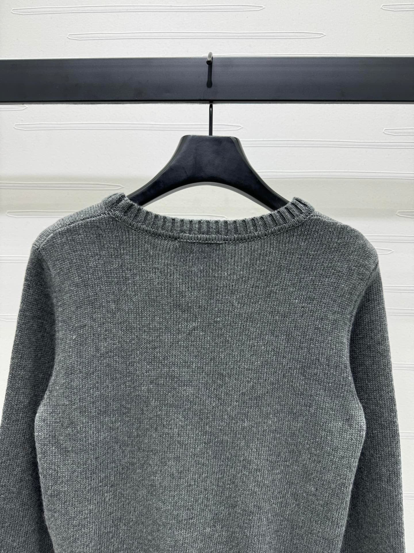 fake two-piece crew neck knitted long sleeves