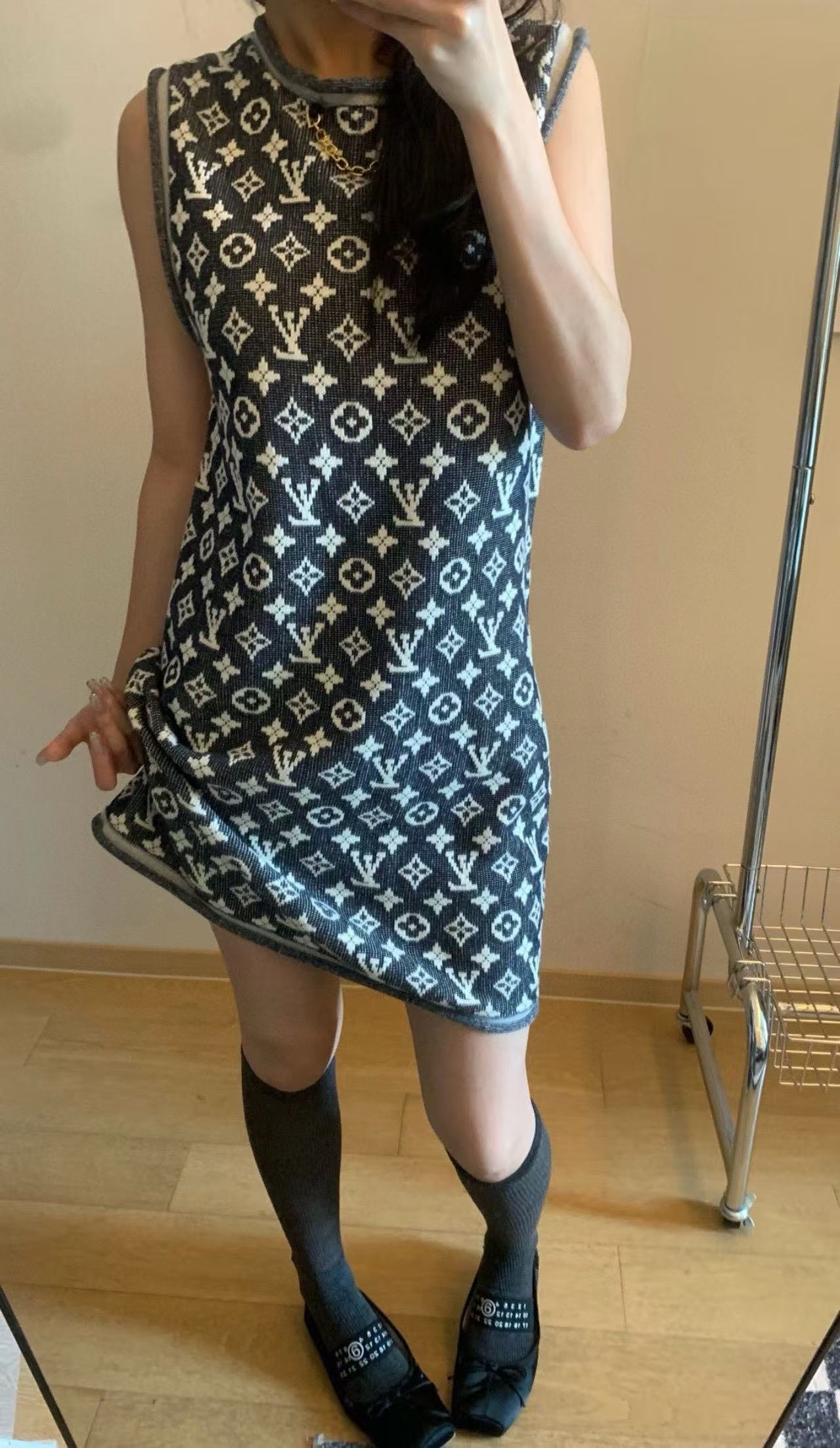 Presbyopic knitted vest dress