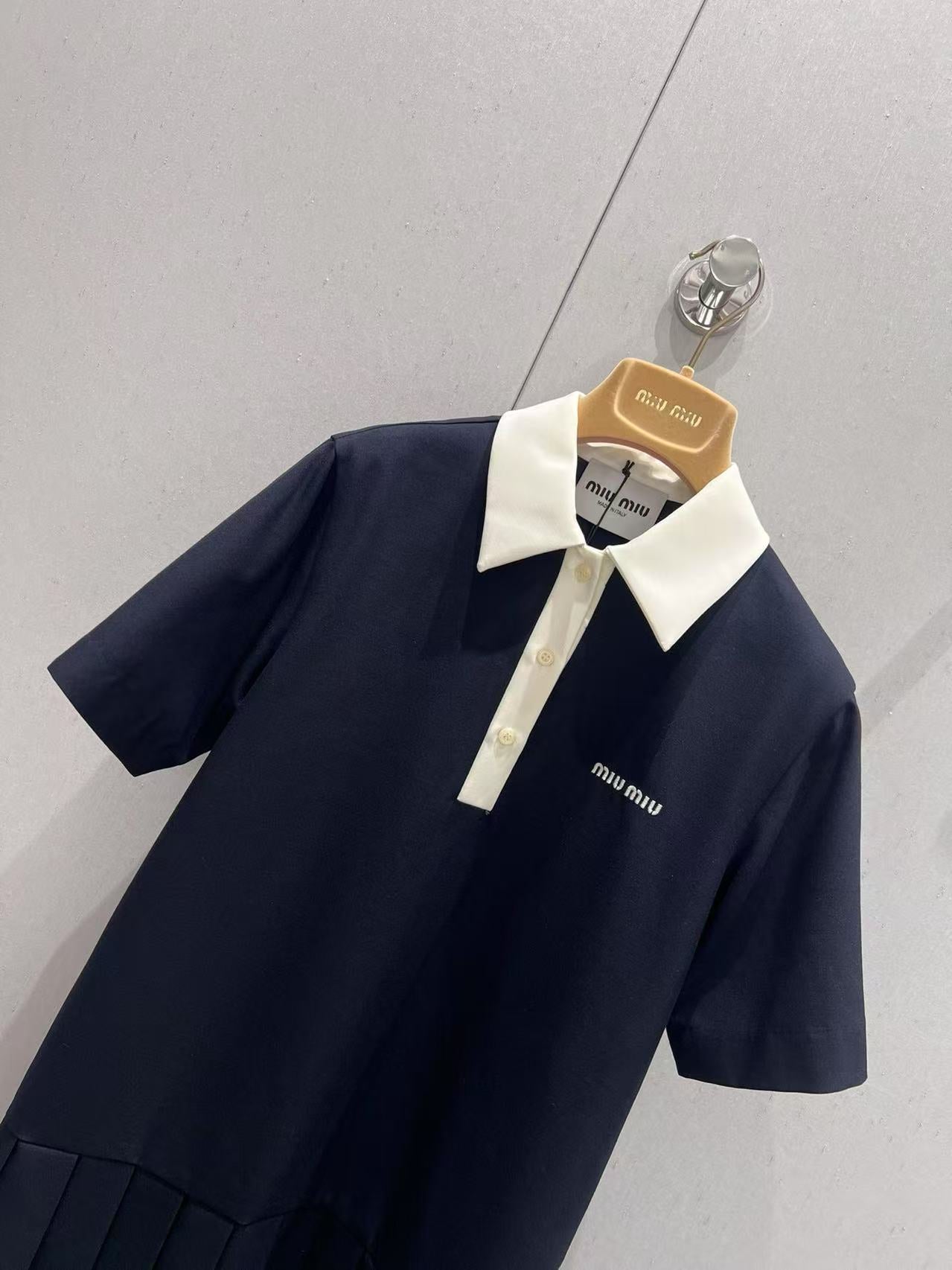 White small collar college dress