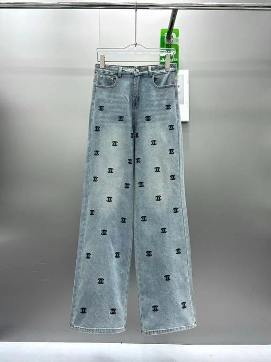 25 Embroidered logo jeans