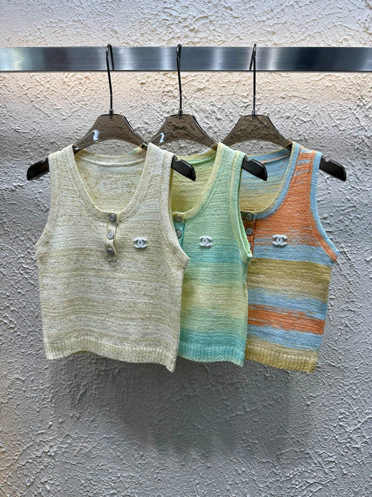 New color round neck knitted vest