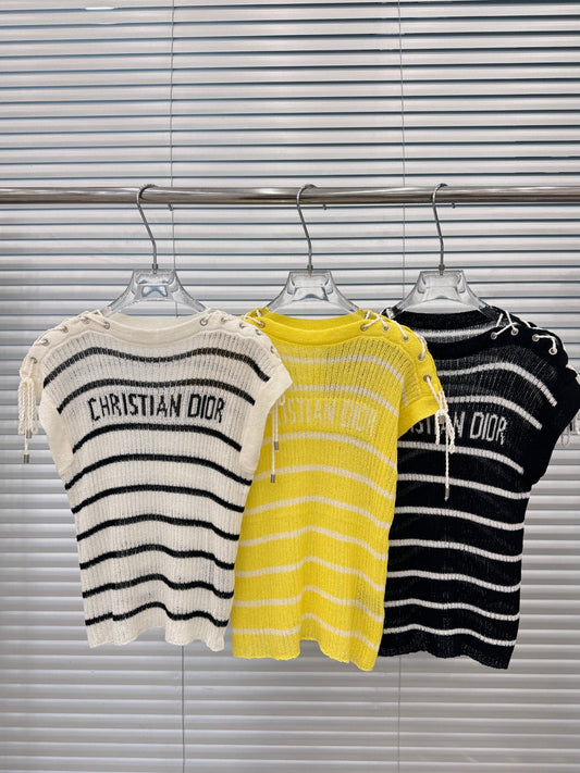Striped knitted short sleeves with various wearing methods of straps