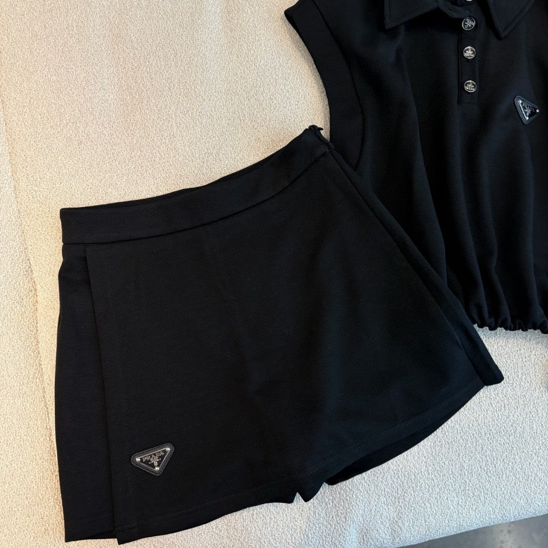 New sleeveless lapel top and skirt leisure sports suit