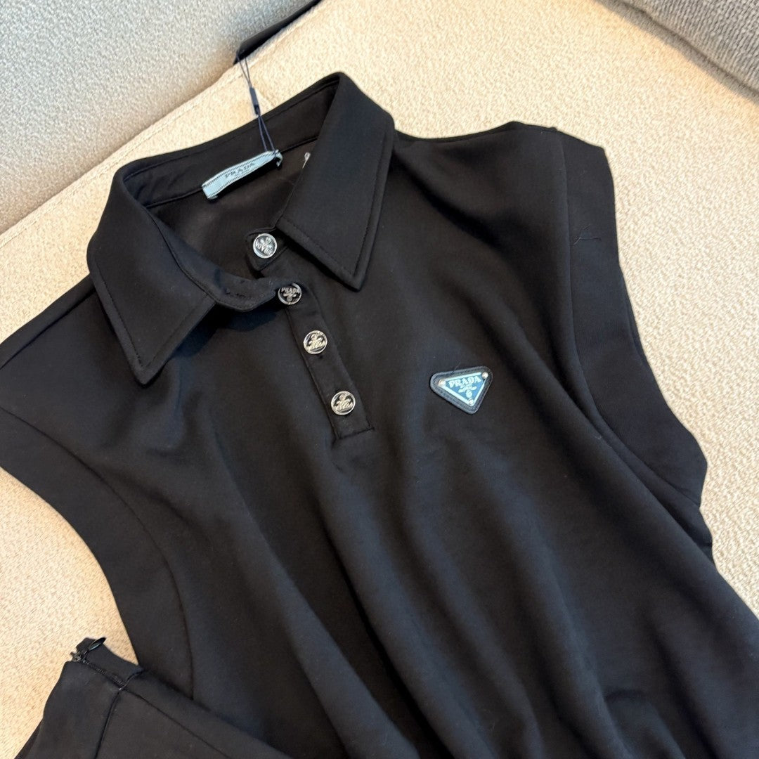 New sleeveless lapel top and skirt leisure sports suit