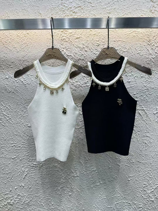 Luxurious and fashionable cropped vest with metallic embellishments