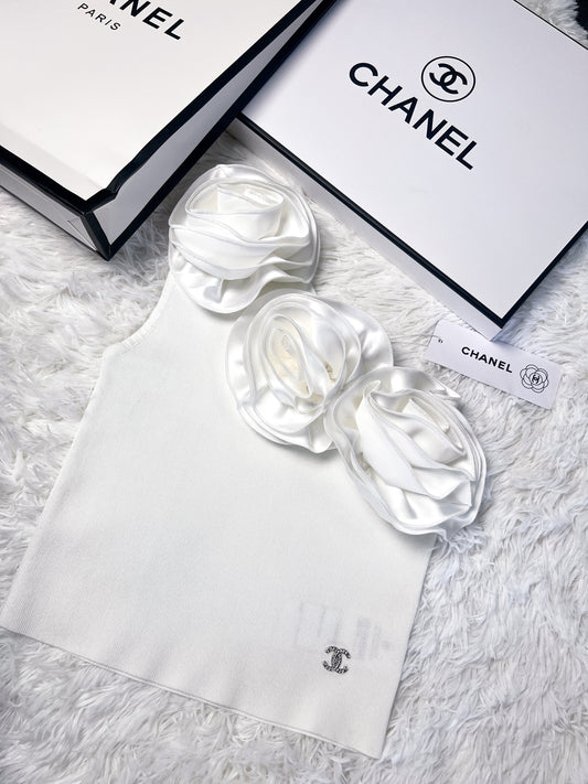 Flower-decorated dress-style vest