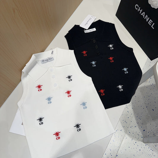 Small vest with a lapel logo print.