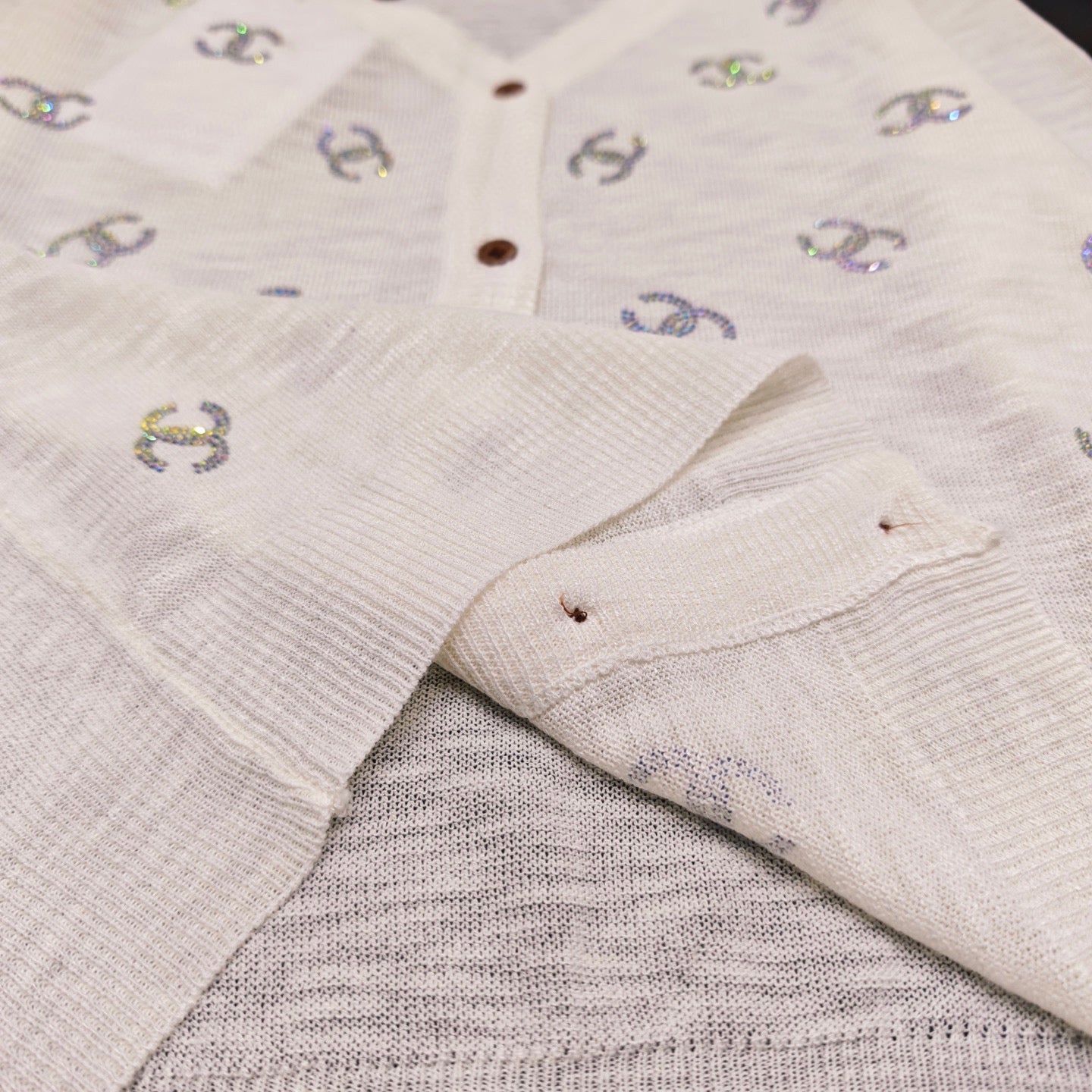 New tri-color hot bead V-neck thin cardigan