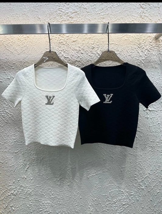 New dark jacquard letter knitted square collar is short