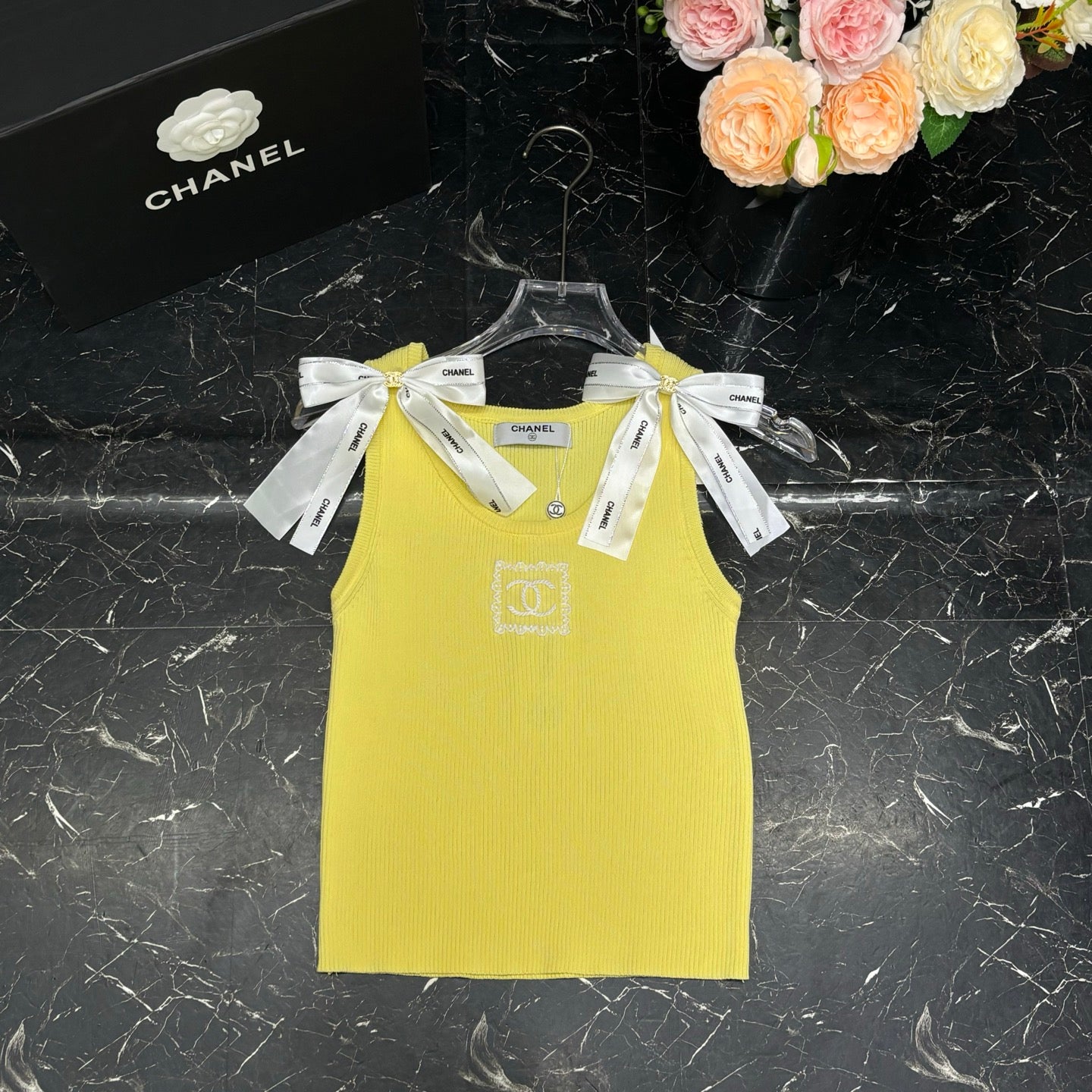 New mesh logo bow knitted vest