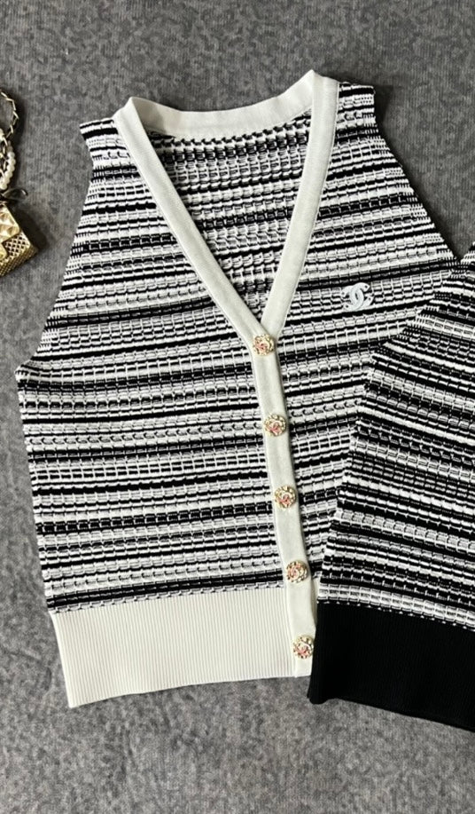 Sleeveless V-neck colorblock knitted vest
